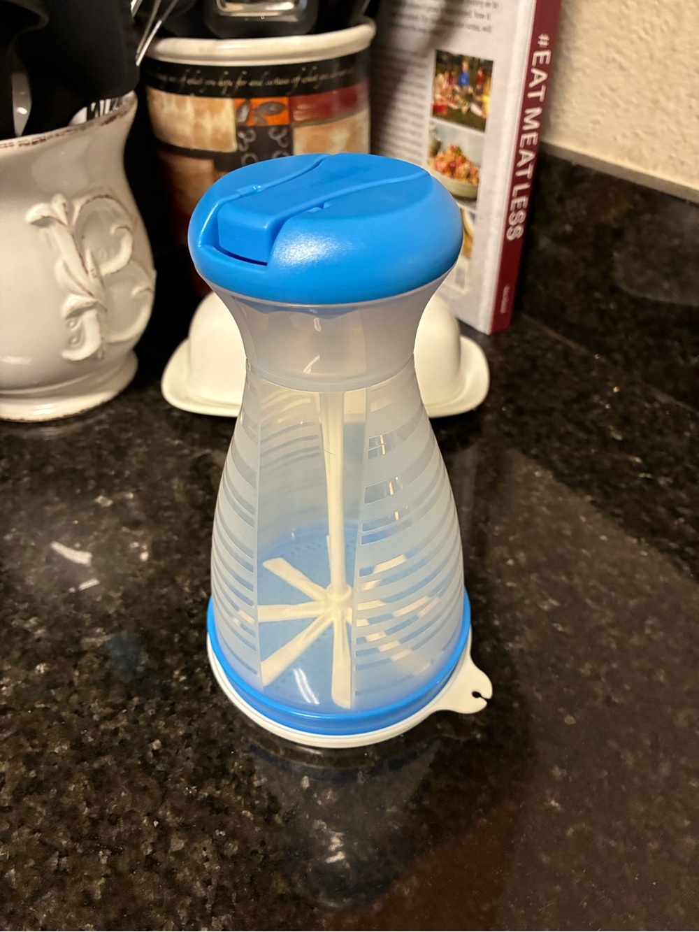Tupperware Blue Powdered Sugar Sifter Bottle with Flip-Top Lid
